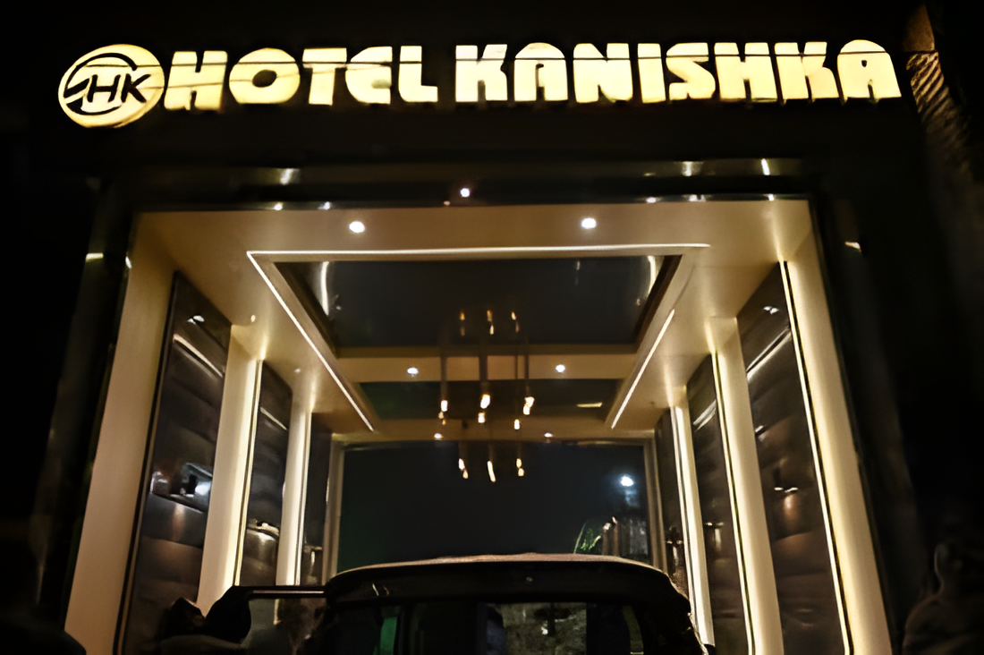 Hotel Kanishka Exterior
